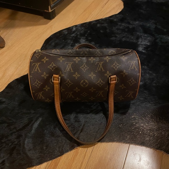 Louis Vuitton Papillon Bag - Picture 2 of 4